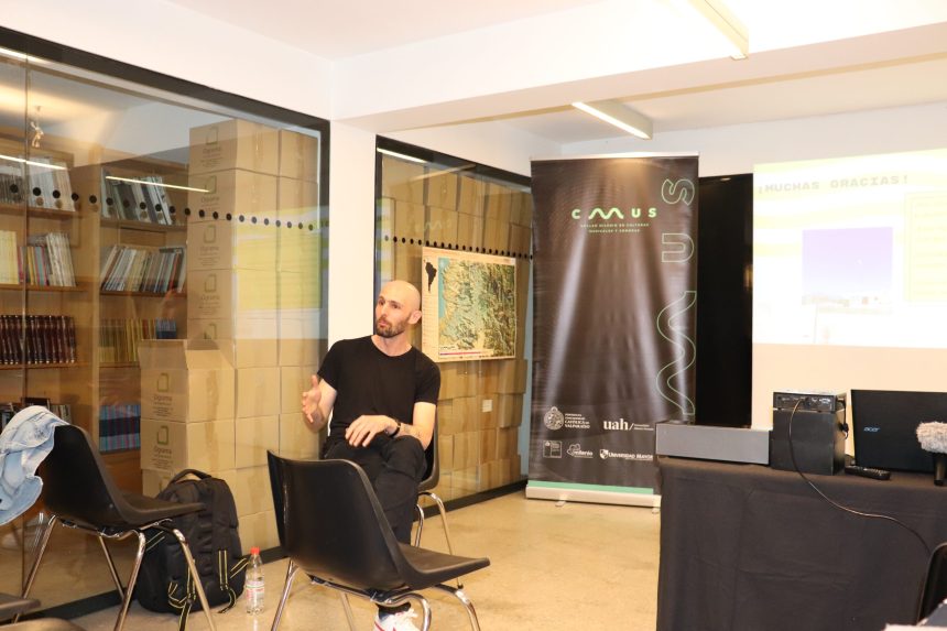 Argentine researcher Facundo Petit gave workshops and a talk in Santiago